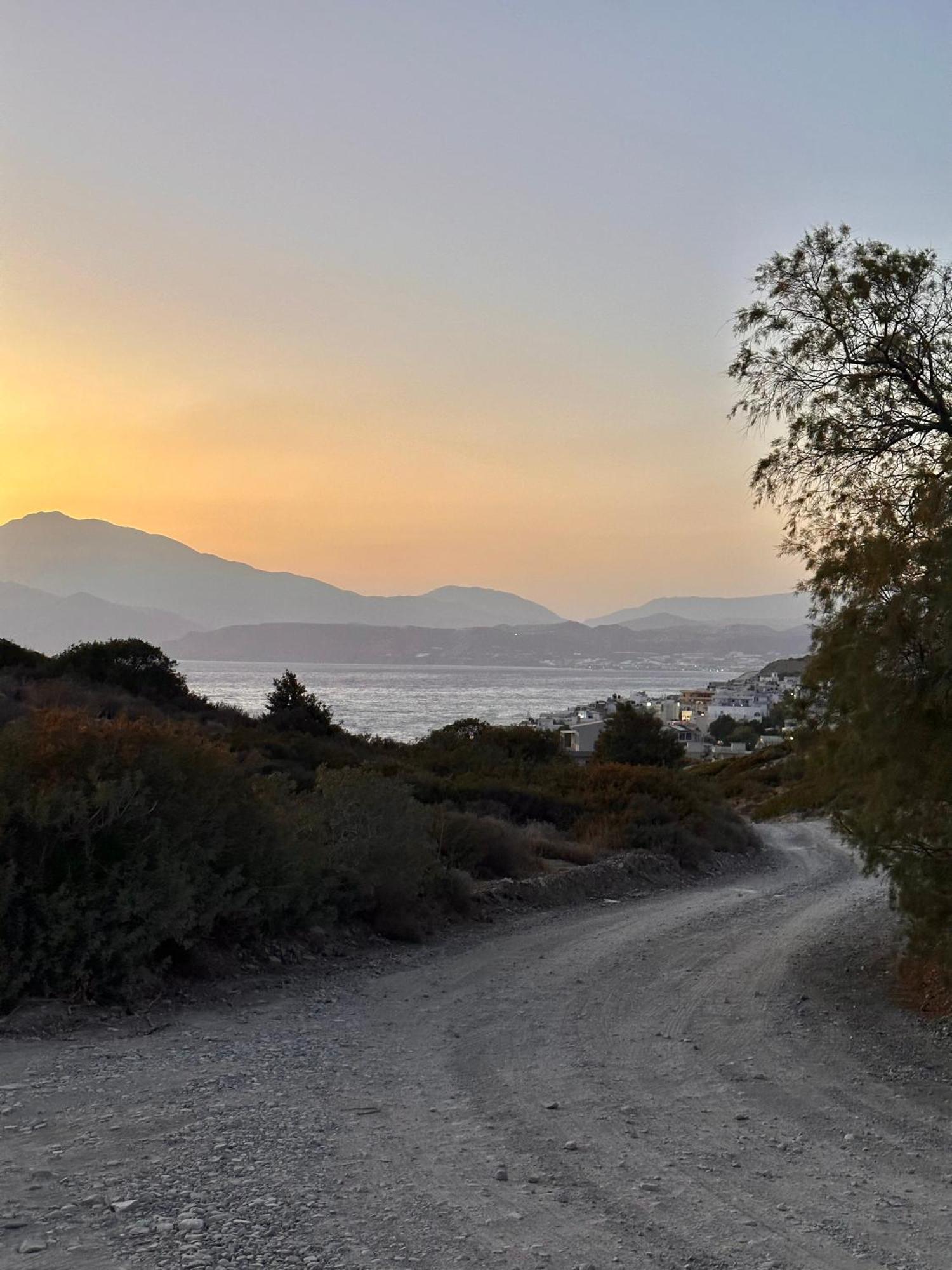 Komos Beach Estate 卡拉马基 外观 照片